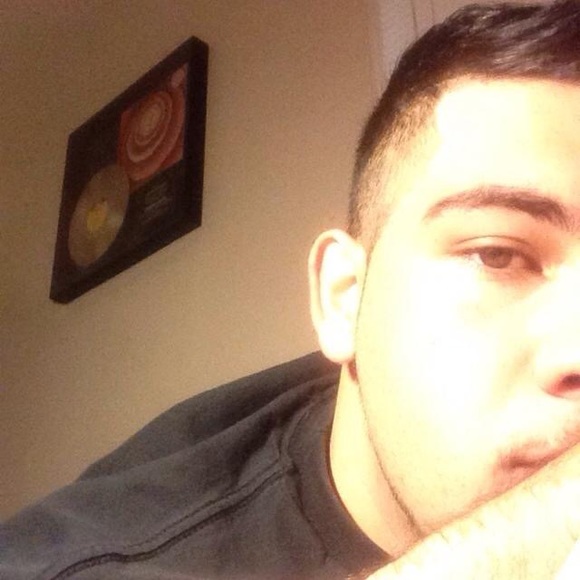 Meet your Posher, Ryan - Picture 5 of 6